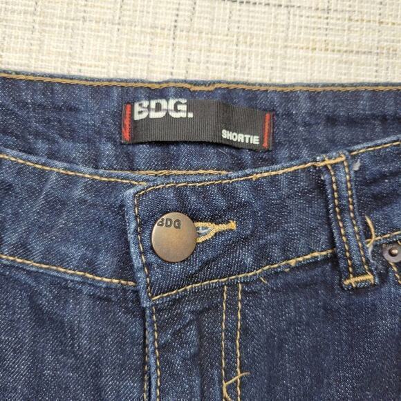 Urban Outfitters BDG High-RIse Shortie Dark Wash Denim Shorts 31 - Picture 3 of 7